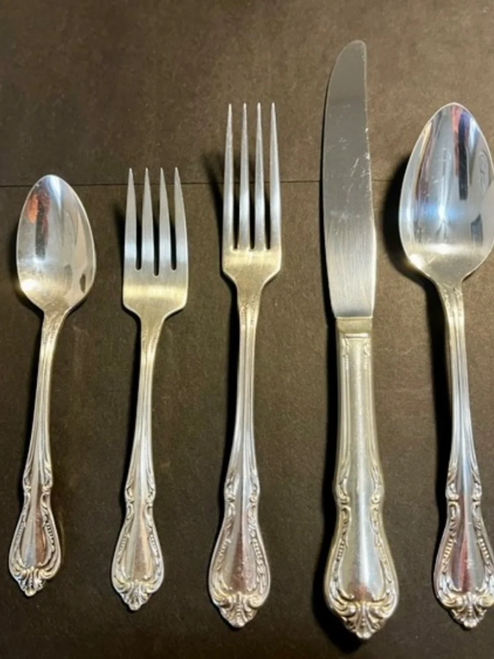 VINTAGE ONEIDA SILVER-PLATED FLATWARE